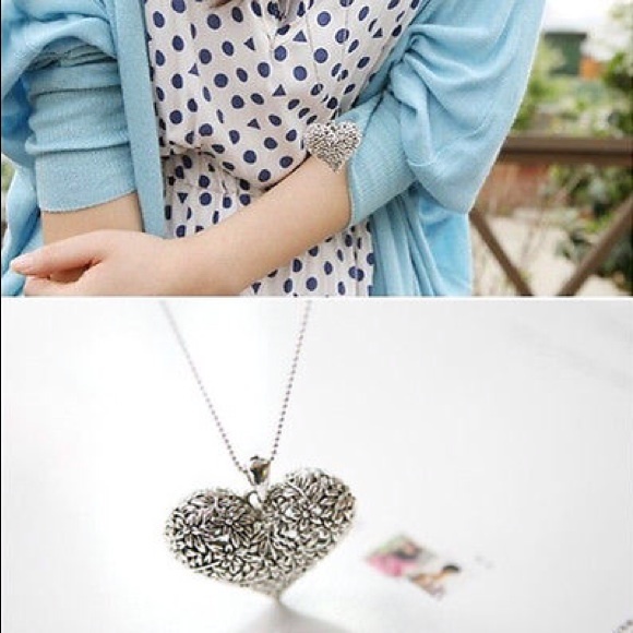 Pretty Heart Necklace - Picture 2 of 2