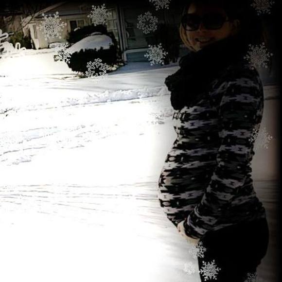 Meet your Posher, April - Picture 1 of 1