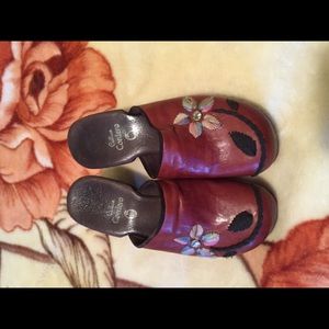 Colleen Cordero clogs