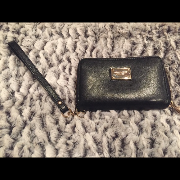 Small Black and Gold Michael Kors Wallet.