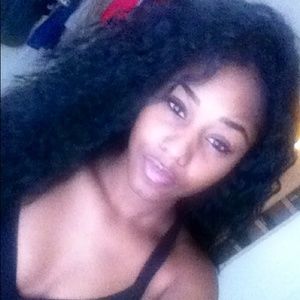 Meet your Posher, Crystal