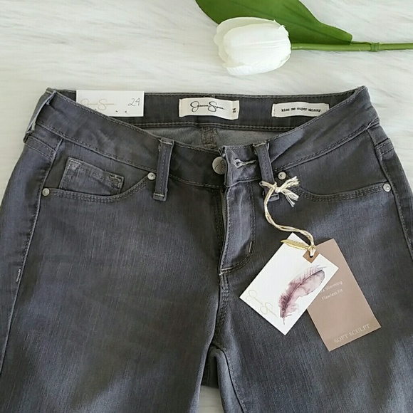 FINAL PRICE .New Jessica Simpson Jeans. - Picture 2 of 3