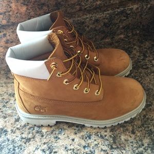 Timberland WaterProof Boots. I don't trade sorry