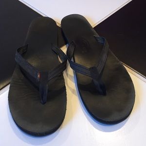 Black rainbow sandals