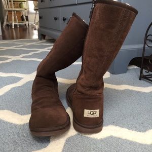 Chocolate brown Ugg boots (with inner zip)