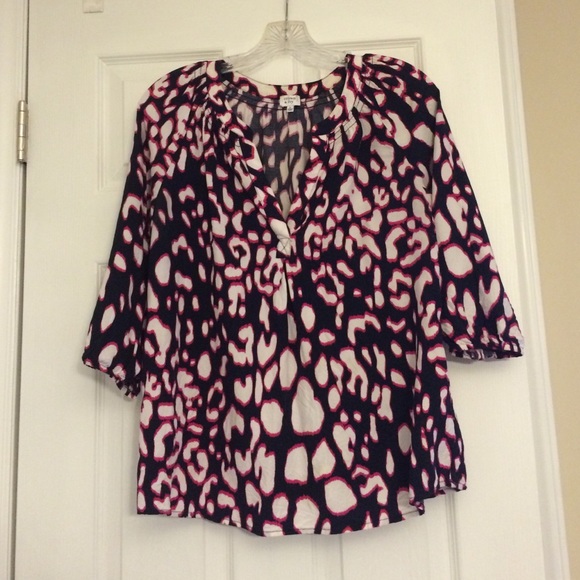 Crown & Ivy tunic top