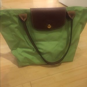 Green Medium Longchamp Le Pilage