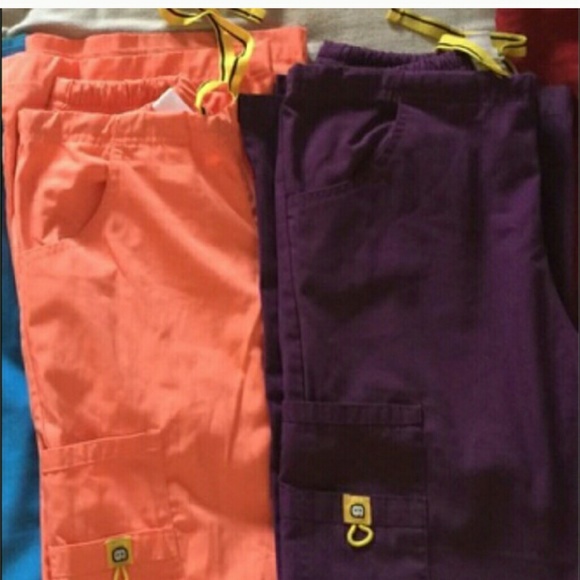 Xs wonder wink scrub pants