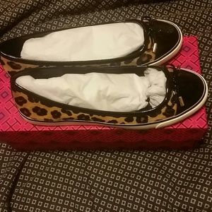 Tory Burch..Authentic!! Cute!!