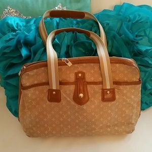 Louis Vuitton Purse!
