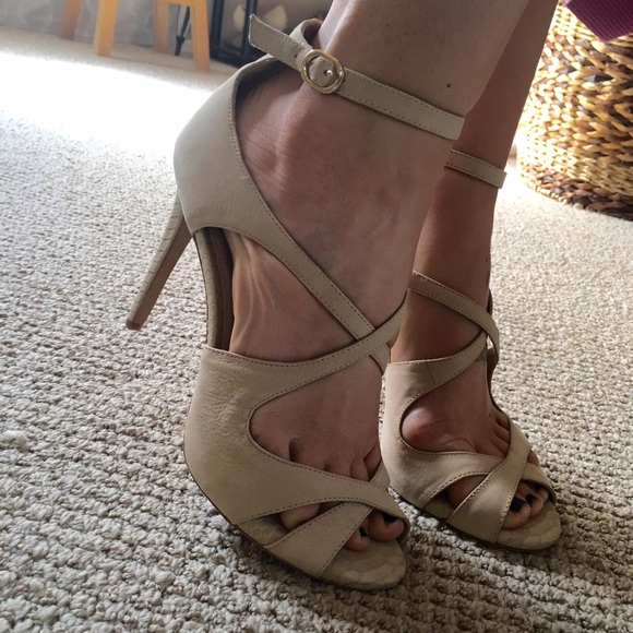 Vince Camuto nude strappy pumps