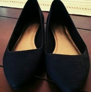 Pointed toe flats