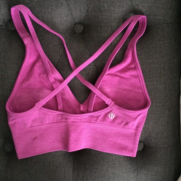 Lululemon "seamlessly plunge" bra