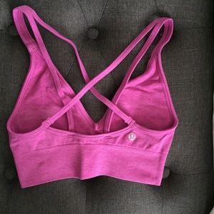 Lululemon "seamlessly plunge" bra