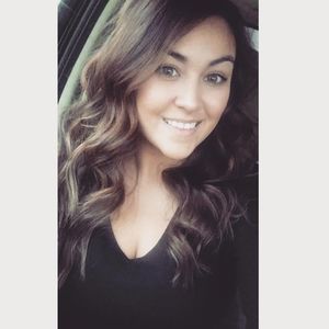 Meet your Posher, Cassandra