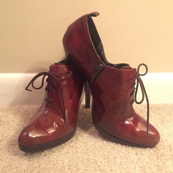 Jessica Simpson ankle high heel shoes