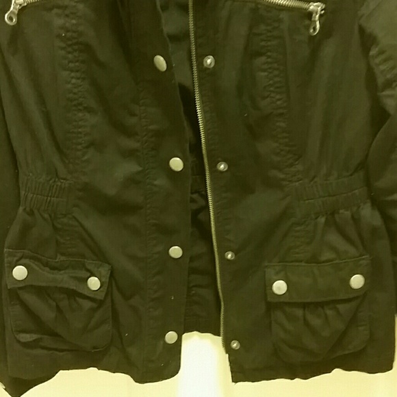 Black spring jacket - Picture 3 of 4