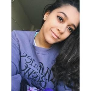 Meet your Posher, Alexis