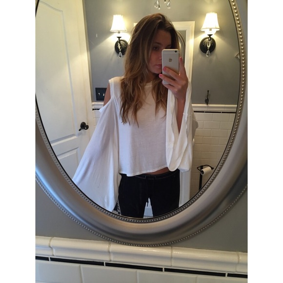 Cold shoulder tunic - Picture 3 of 4