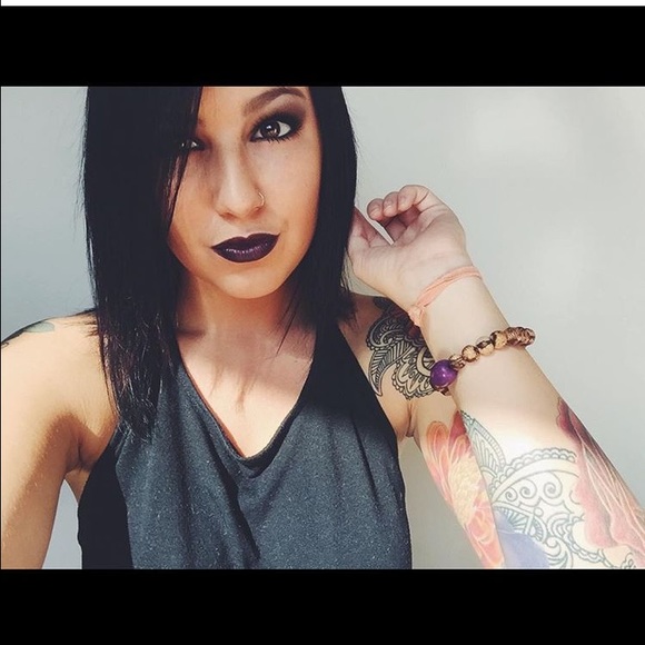 Meet your Posher, Cretia