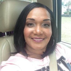 Meet your Posher, Nakeida