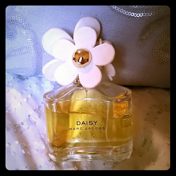 Marc Jacobs perfume Daisy