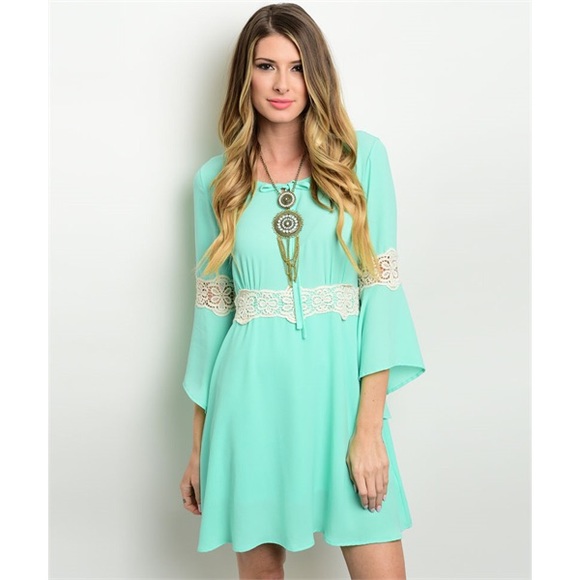 Boutique Dresses & Skirts - Boho Mint Cream Crochet Bell Sleeve Tunic Dress S