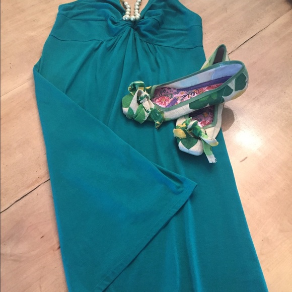 Dress - Picture 3 of 4