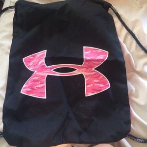 EUC Underarmour drawstring backpack