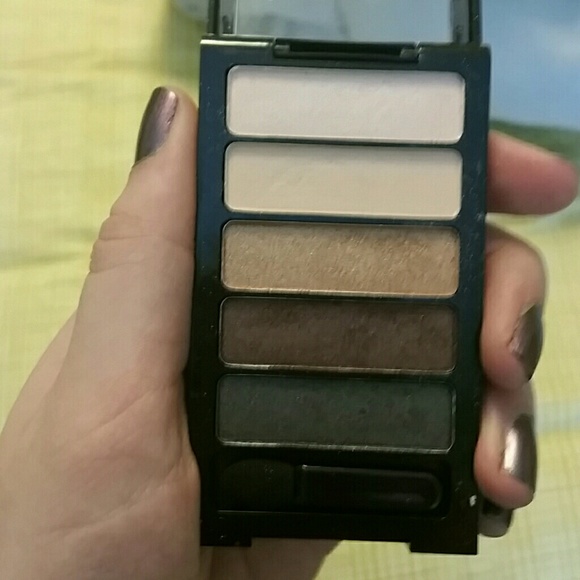 Eyeshadow bundle - Picture 2 of 3