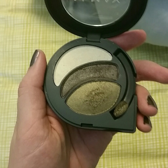 Eyeshadow bundle - Picture 3 of 3