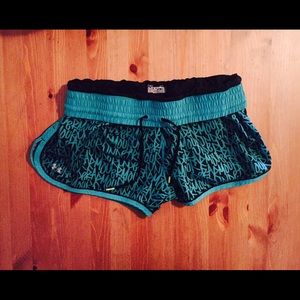 XL Under Armour running shorts