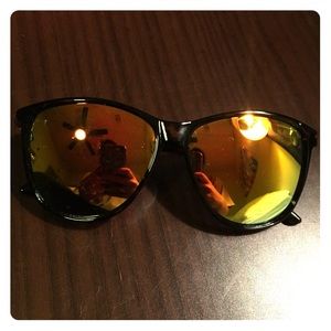 Reflective loft sunglasses with tortoise frames
