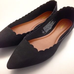 Scalloped Pointy Black Ballet Flats
