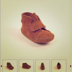 Minnetonka Infant Front Strap Bootie