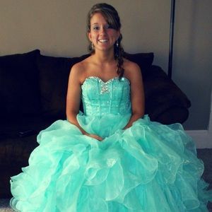 Meet your Posher, Stephanie