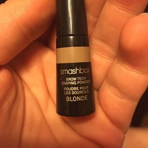 Smashbox brow tech shaping powder in "blonde"