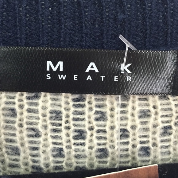 Navy and cream reindeer sweater - Picture 2 of 3