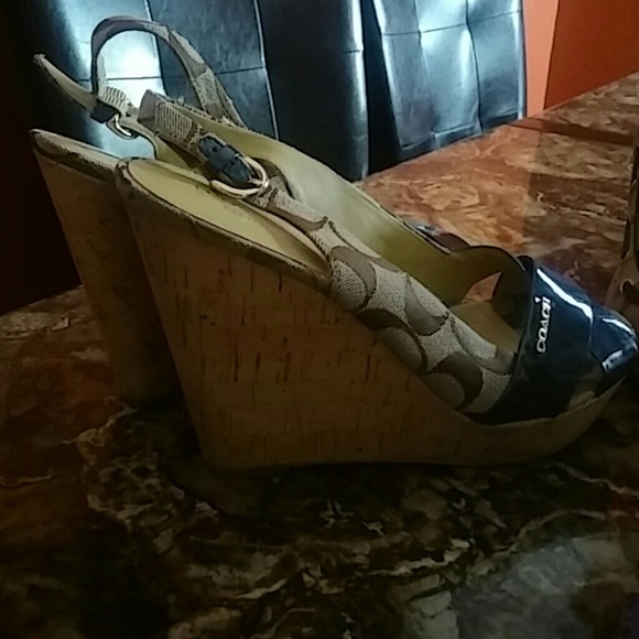 Authentic Coach wedge Sandal - Picture 3 of 3
