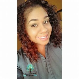 Meet your Posher, Dominique