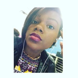 Meet your Posher, Mya