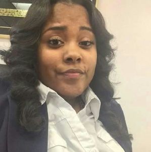 Meet your Posher, Deanna