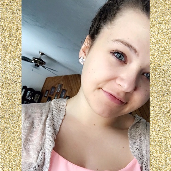 Meet your Posher, Adriana