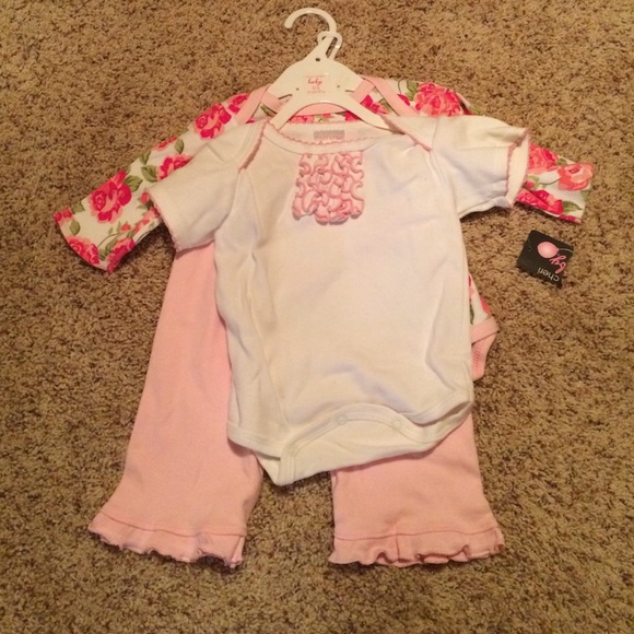 Baby Girl outfits size 3/6 months