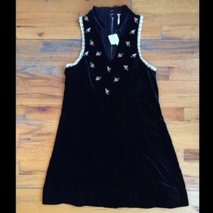 FREE PEOPLE Mini Black Floral Velvet Lace Dress🌷