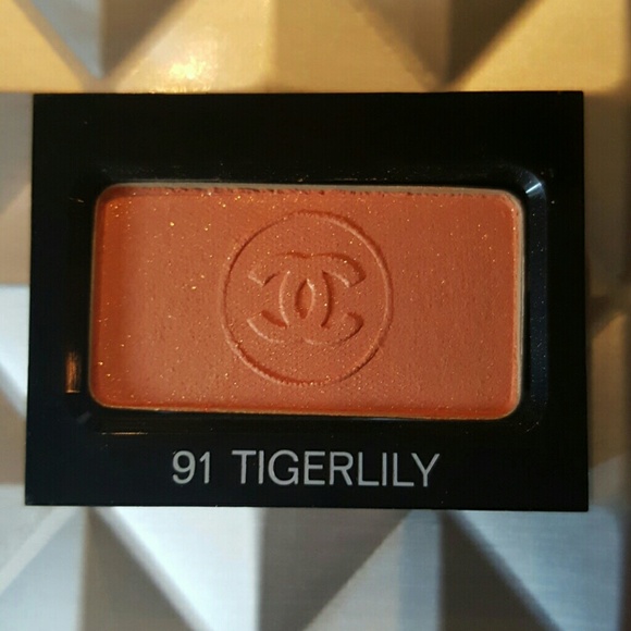 CHANEL Tigerlily single eyeshadow