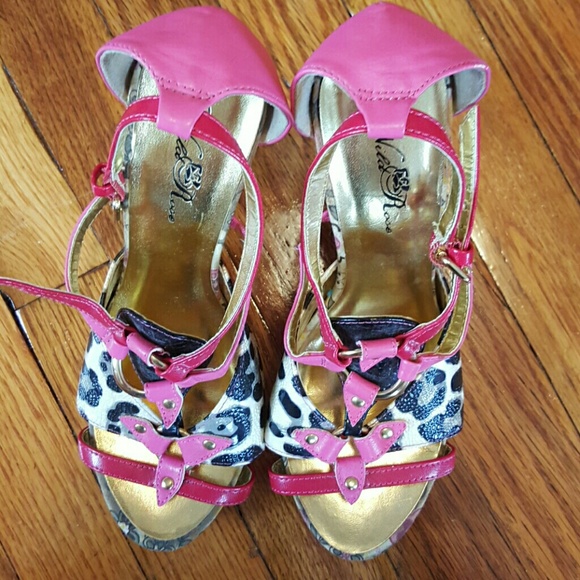 Shoes - Picture 3 of 4