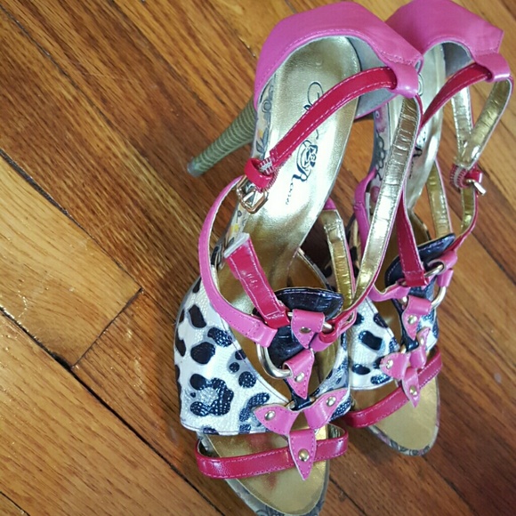 Shoes - Picture 4 of 4
