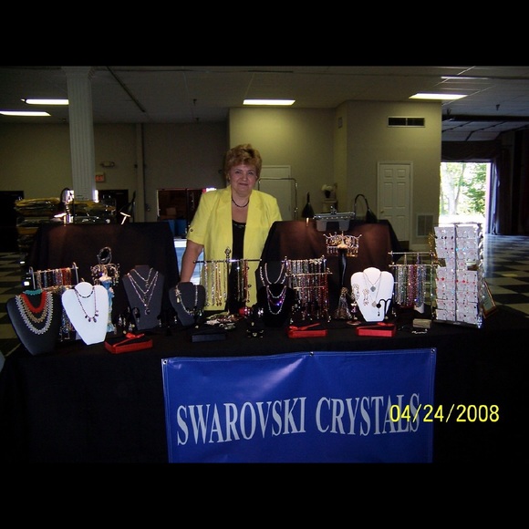 Meet your Posher, Elena - Picture 2 of 4