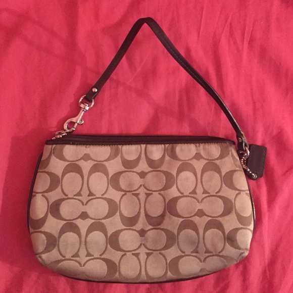 Coach wristlet - Picture 2 of 4
